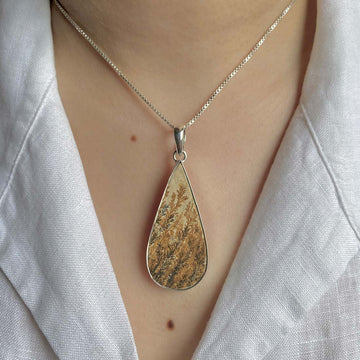 The Power Of Contrast: How To Style Psilomelane Dendrite Jewelry